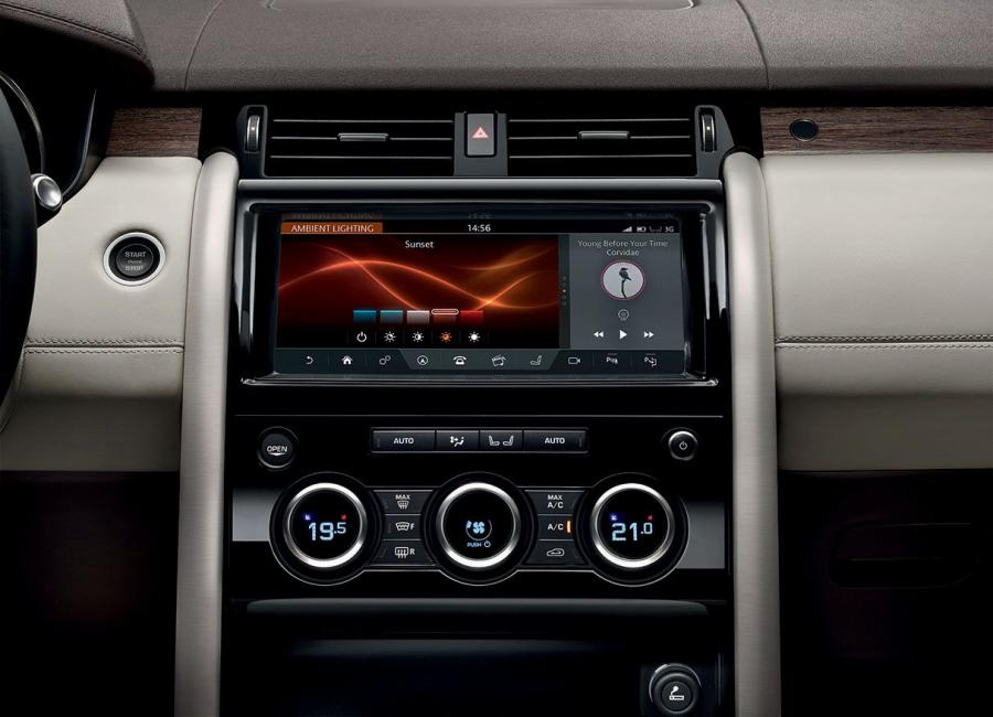 Детали интерьера Land Rover Discovery HSE 2017 года  (фото 63 из 96)